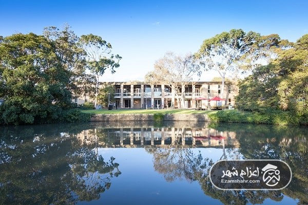 university la-trobe-university 